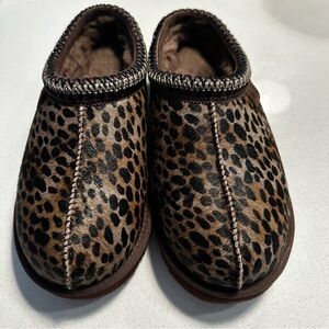 UGG Tasman Caspian Animal Print Size 7